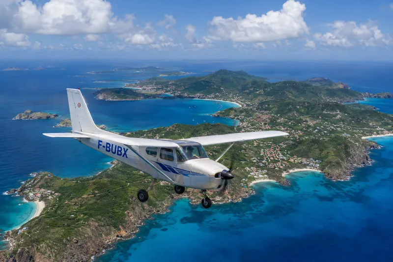 Treat yourself to an unforgettable experience above Saint-Barth